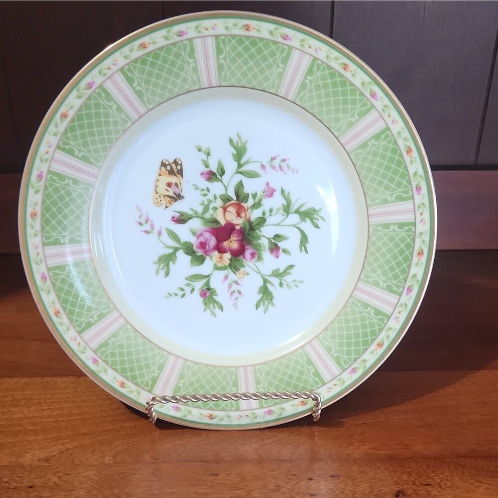 Royal Albert Old Country Roses Seasons of Color Green Bone China Plate, Round